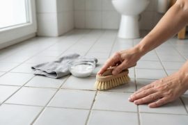 Fliesenfugen reinigen, ohne sie mit aggressiven Mitteln anzugreifen