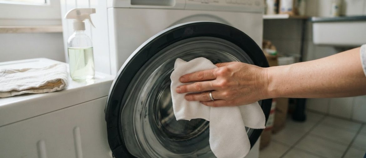 Türdichtungen und Gummilippen reinigen, ohne sie spröde zu machen