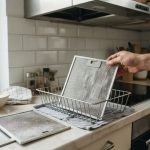 Fettfilter der Dunstabzugshaube reinigen