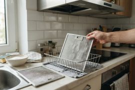 Fettfilter der Dunstabzugshaube reinigen